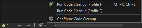 Screenshot mit dem Codebereinigungssymbol und -menü in Visual Studio 2022.