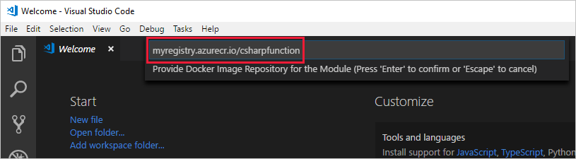 Screenshot que muestra dónde agregar el nombre del repositorio de imágenes de Docker en Visual Studio Code.