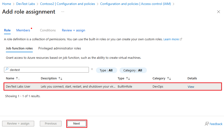 Capture d’écran montrant la page d’attribution de rôle avec le rôle Utilisateur DevTest Labs sélectionné.