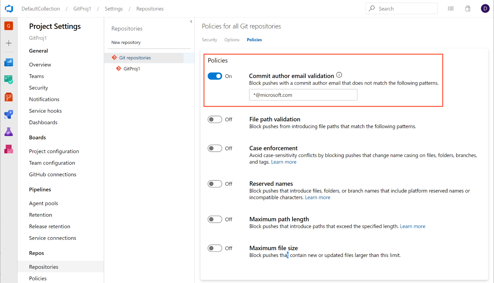 Capture d’écran montrant les stratégies pour tous les référentiels Git sous l’onglet Stratégies avec l’option de validation de l’adresse e-mail de l’auteur du commit définie sur Activé.