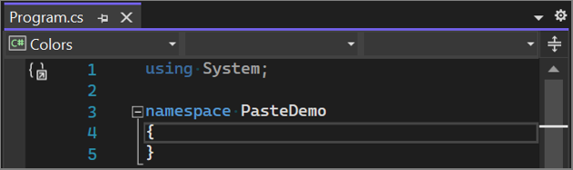 Screenshot di una dichiarazione dello spazio dei nomi vuota in Visual Studio usata come segnaposto per incollare testo JSON o XML.