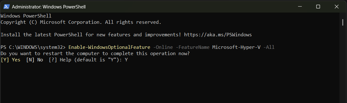 Hyper-V를 사용하도록 설정하는 명령을 실행한 후 PowerShell 창의 스크린샷