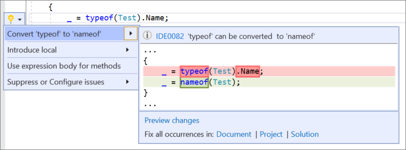 Screenshot do menu Ações Rápidas e Refatorações em Visual Studio com Converter 'typeof' em 'nameof' selecionado e alterações de código C# mostradas.