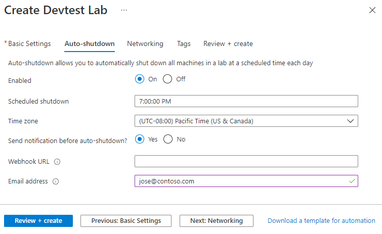 Captura de tela da guia Desligamento automático no formulário de criação do DevTest Labs.