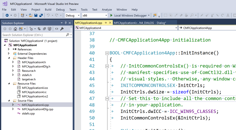 Captura de ecrã das janelas do Solution Explorer e do editor de códigos.