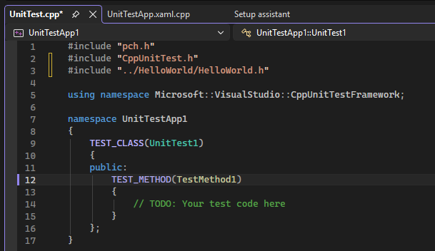 Skärmbild som visar en stub-klass och -metod med hjälp av makrona TEST_CLASS och TEST_METHOD i Visual Studio.